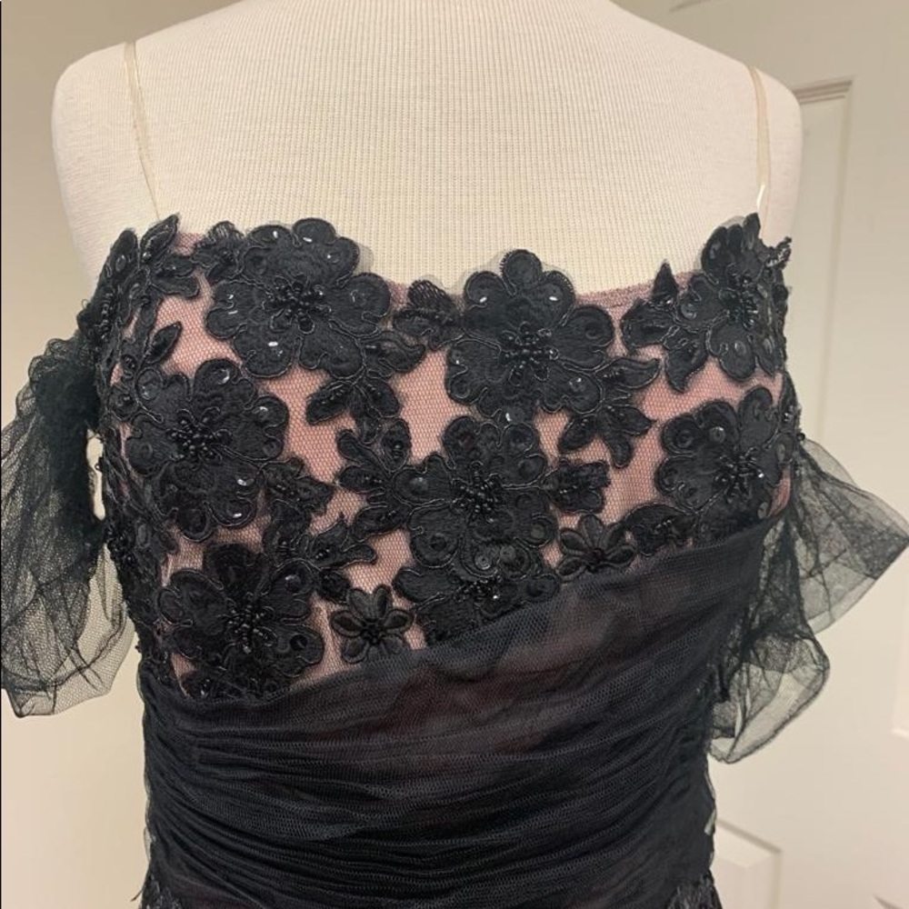 Black Mieka flower dress with shirt straps - Picture 2 of 5
